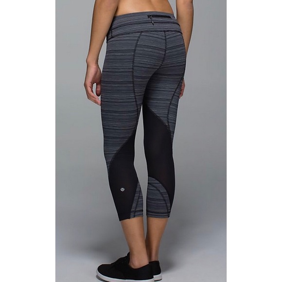 lululemon athletica Pants - Lululemon Run Inspire Capri Size 6